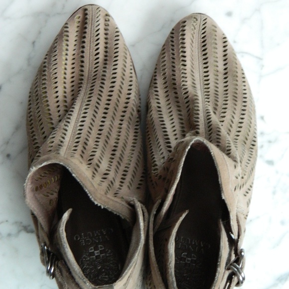 Vince Camuto Perforated Suede Ankle Boot Bootie 11 - Picture 1 of 7